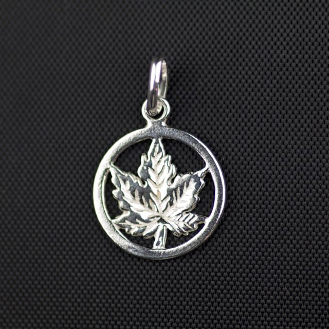 Sterling Silver Smooth Maple Leaf Charm (14mm Diameter x 1mm)